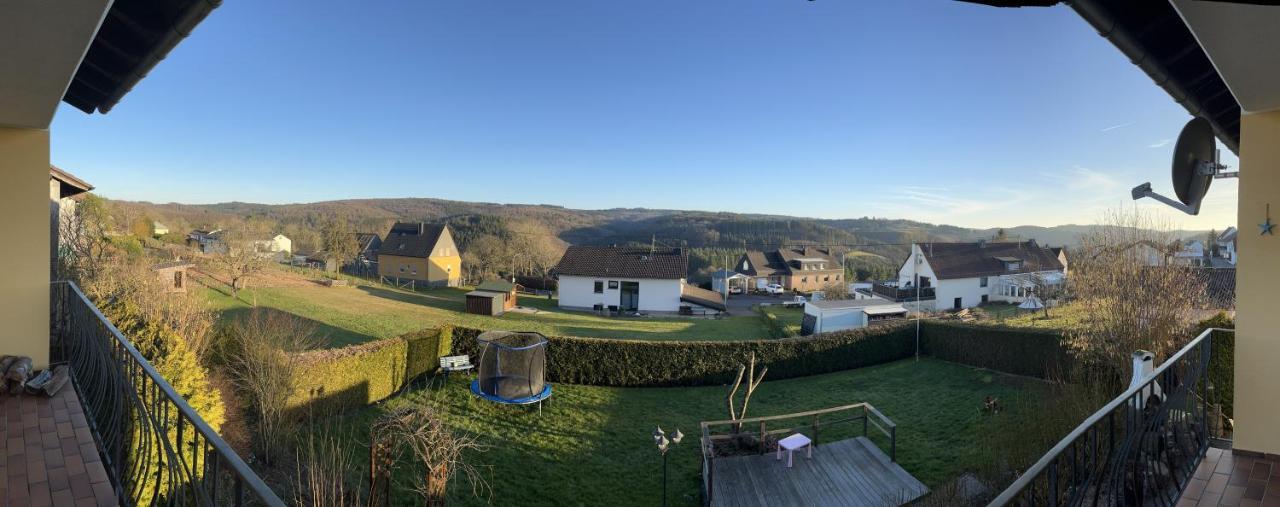 Wohnung Mit Panoramablick Gerolstein Esterno foto